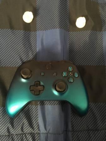 USED LIMITED EDITION OCEAN SHADOW XBOX ONE CONTROLLER