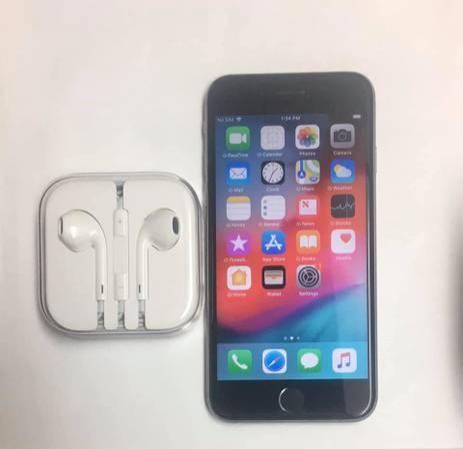 Apple iPhone 6s Factory Unlocked 64GB Space Gray w/Apple Headphones!