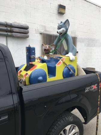 TOM AND JERRY COIN OPERATED KIDDIE RIDE WORKS GREAT