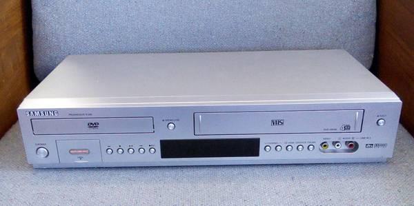 Samsung V-8500 Progressive Scan DVD/VCR Combo