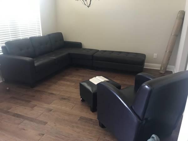 Sectional and chair like new!!!