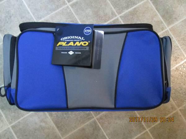 New Plano 3700 Weekender Tackle Bag