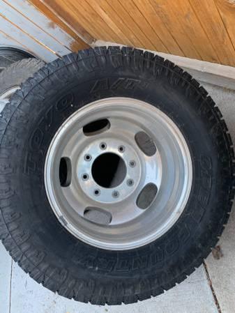 Set of 6 Ford F-350 Dually Rims and Toyo Open Country LT 265 70 17