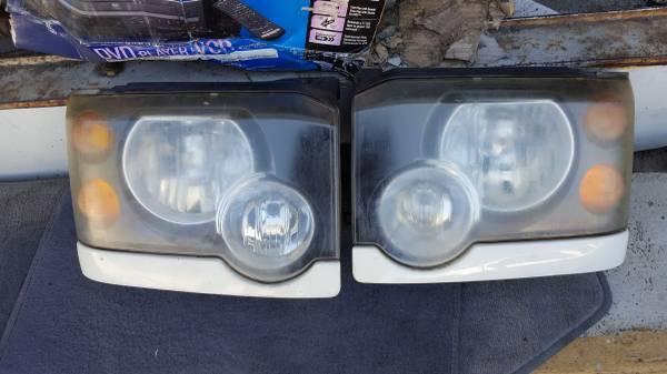 LAND ROVER DISCOVERY HEAD LIGHTS 03/05