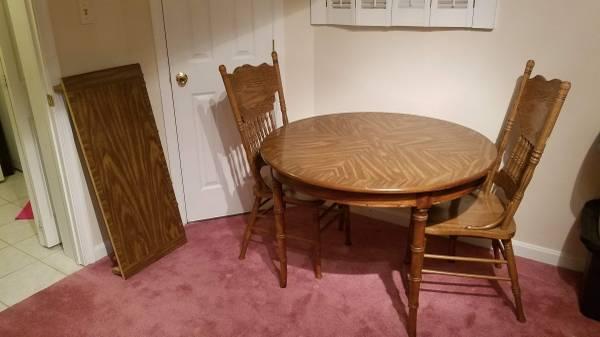 Dining Room Table & 6 Beautiful Chairs - $100 OBO