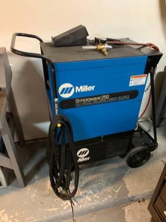 Miller Syncrowave 250 with all accessories, only need electricity