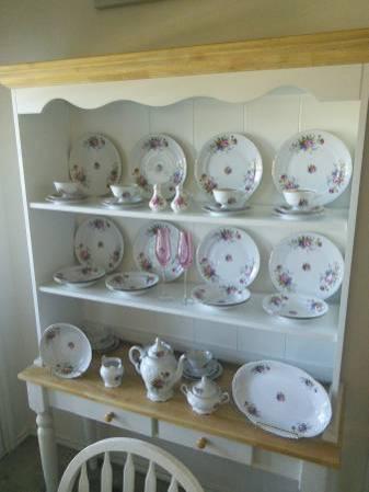Royal Kent RKT6 45 Piece China Set - Service for 8 - Perfect Condition