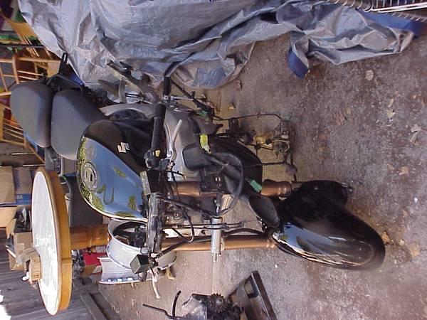 2005 suzuki hayabusa  motorcycle frame motor  par air lift work bench