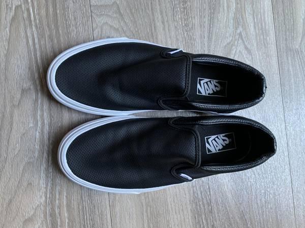 BRAND NEW CONDITION LEATHER SLIP ON VANS