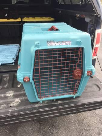 Dog kennels (crates)