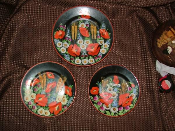 Set of three decorative plates with puppies, Czech Republic