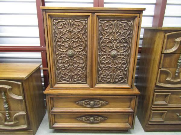 BEDROOM DRESSERS BIDDING STARTS AT $1. ON EVERY ONE RALEIGH