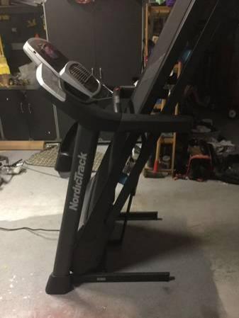 Treadmill, Nordic Track C1270 pro Brand New.