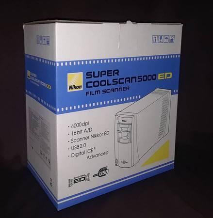 Nikon Super Coolscan 5000-ED 35mm Film Scanner w/210 auto slide feeder
