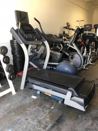 FreeMotion i11.9 Incline Trainer, Commercial Treadmill, gym